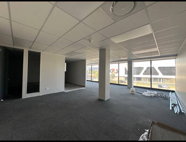 144M² OFFICE TO LET IN DORINGKLOOF